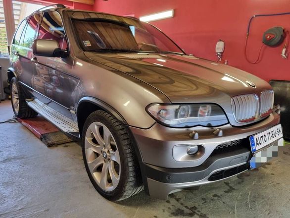 BMW X5 4.8 is A/T M-packet